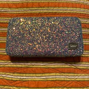 Sparkle Case From IT New